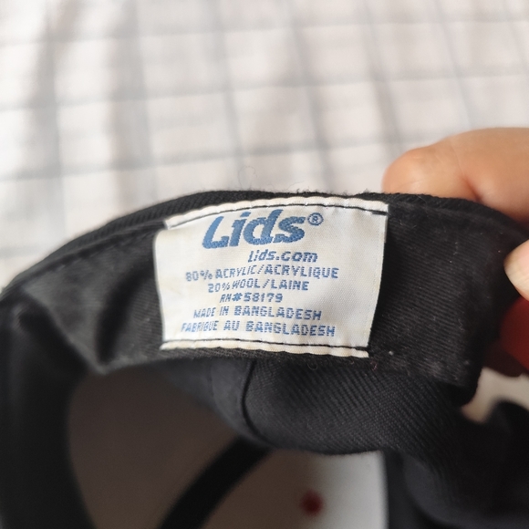 4/$50⭐️Lids Hat Snapback Adjustable Baseball Cap Black Red - Picture 3 of 4